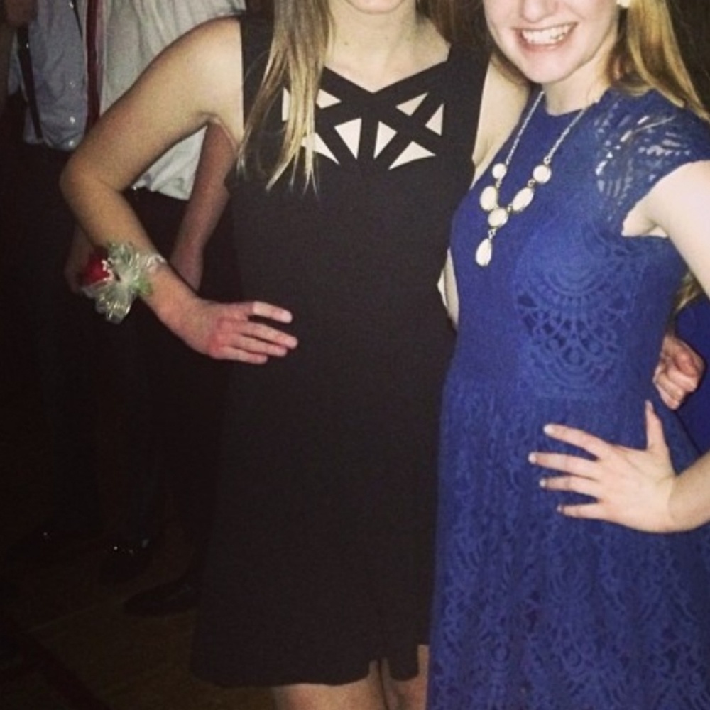 Size 0 BCBG Maxazria Yasminka Black Dress